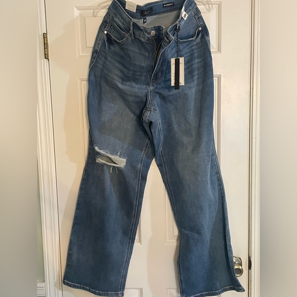 NWT 18w Judy Blue stretch Distressed wide Leg  Jeans w/distressed knee